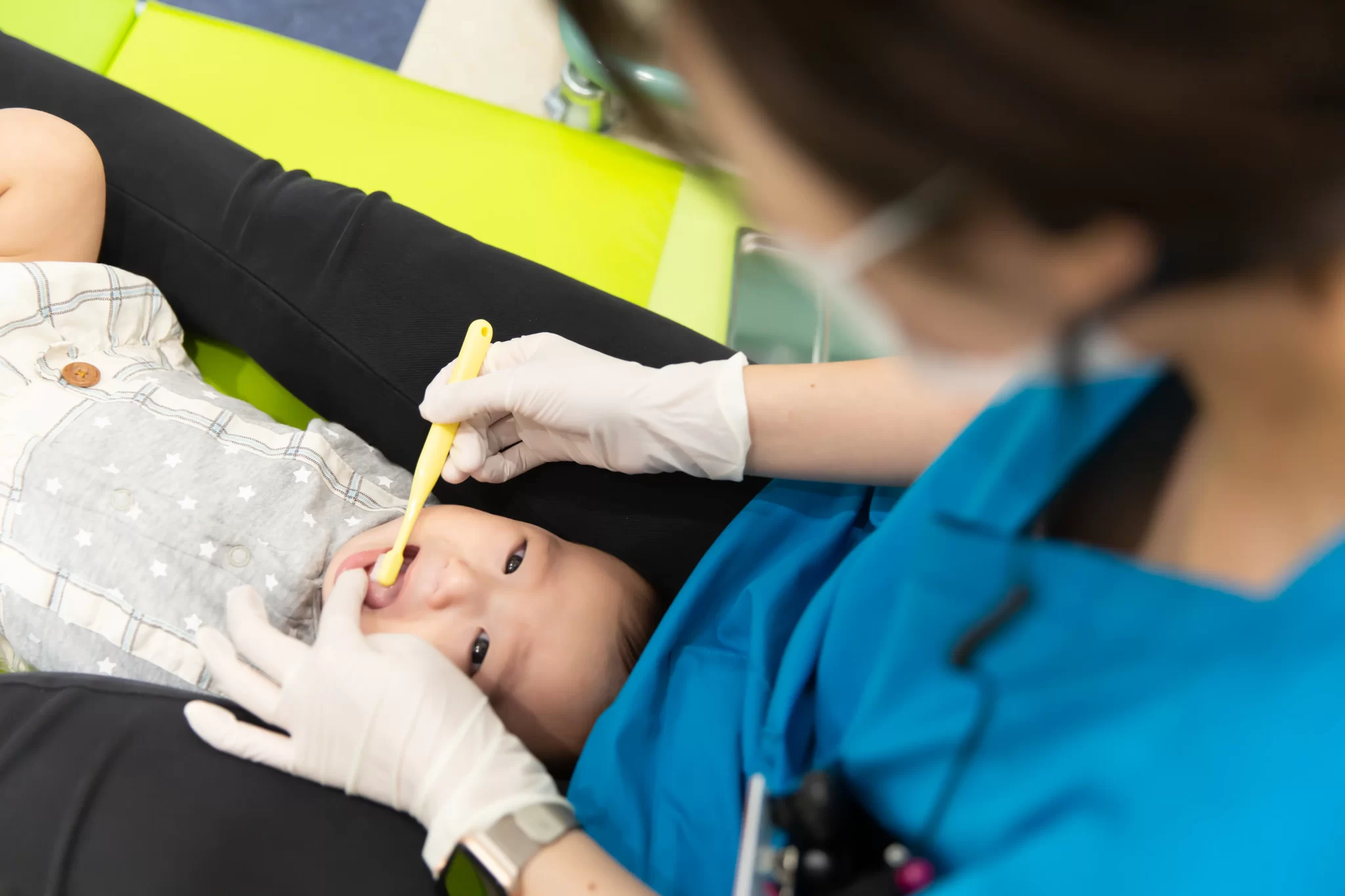 b診療風景1009-2048x1365